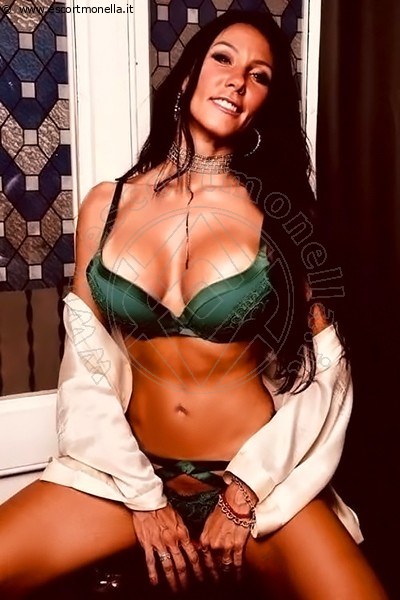 Darcey ISERNIA 3272719957